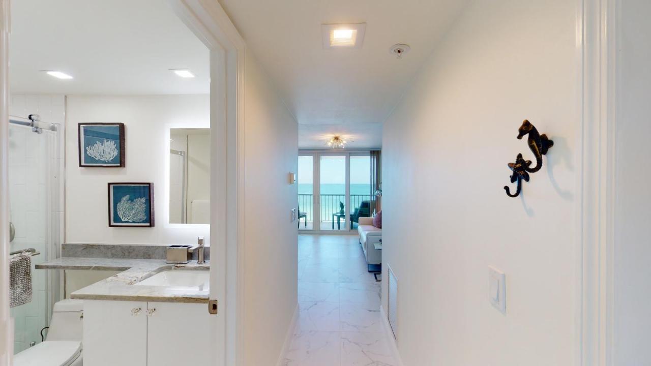 Totally Renovated Beachfront Condo At Apollo! Marco Island Exterior photo
