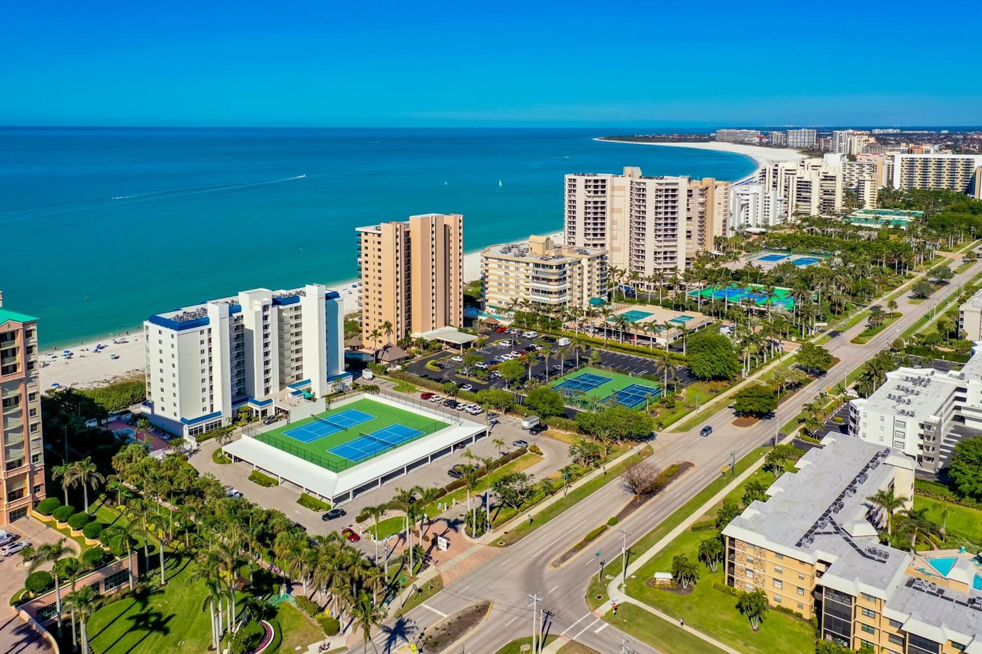 Totally Renovated Beachfront Condo At Apollo! Marco Island Exterior photo